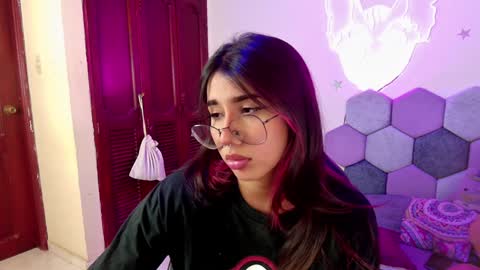 TORI AND MR. BEAR online show from February 2025 05:47:02 PM