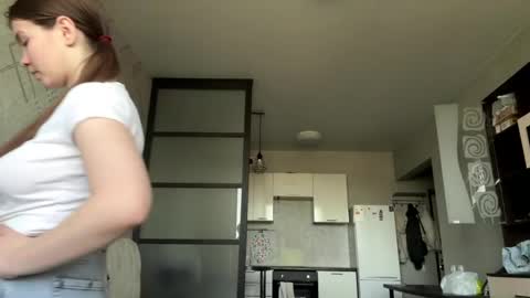 Aurora online show from April 2026 04:19:01 AM