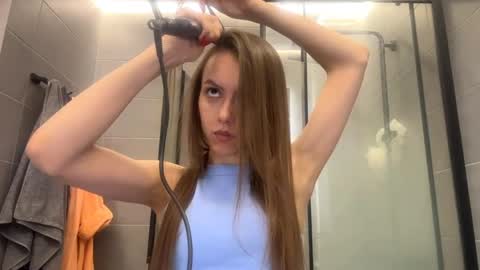 Ksenia online show from May 2026 02:40:01 AM