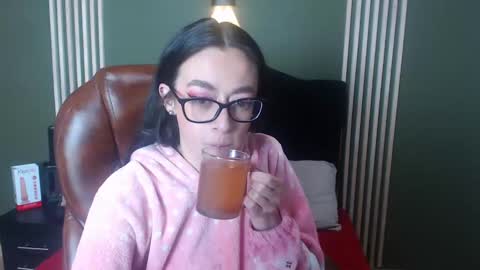 Snapshot of desiring__angel chatting on January 2025 11:48:01 AM Desiring Angel online show from January 2025 11:48:01 AM