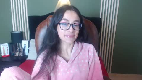 Snapshot of desiring__angel chatting on January 2025 05:53:01 PM Desiring Angel online show from January 2025 05:53:01 PM