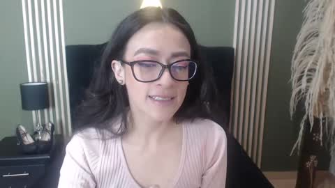 Snapshot of desiring__angel chatting on January 2025 07:59:01 AM Desiring Angel online show from January 2025 07:59:01 AM