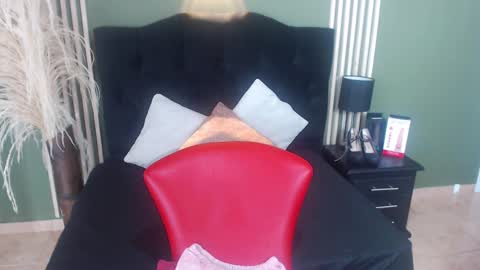 Snapshot of desiring__angel chatting on February 2025 10:59:02 AM Desiring Angel online show from February 2025 10:59:02 AM