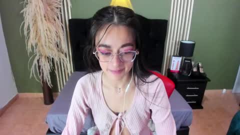 Snapshot of desiring__angel chatting on March 2025 05:57:02 AM Desiring Angel online show from March 2025 05:57:02 AM