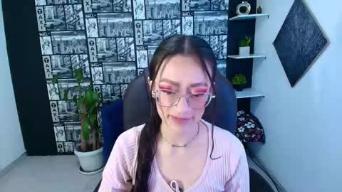 Snapshot of desiring__angel chatting on November 2025 05:43:01 AM Desiring Angel online show from November 2025 05:43:01 AM