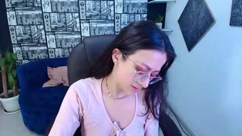 Snapshot of desiring__angel chatting on December 2025 06:29:02 AM Desiring Angel online show from December 2025 06:29:02 AM