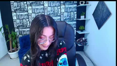 Snapshot of desiring__angel chatting on December 2025 03:34:01 AM Desiring Angel online show from December 2025 03:34:01 AM