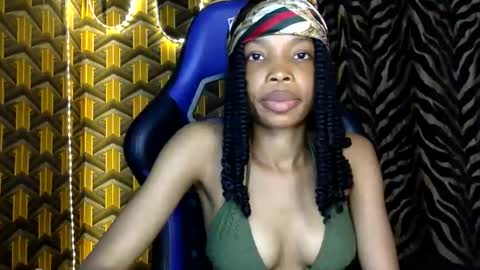 Snapshot of deslimbody90 chatting on May 2026 01:12:02 AM Deslimbody online show from May 2026 01:12:02 AM