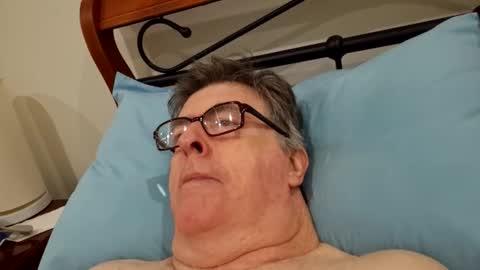 Desmon1958 online show from April 2026 08:35:02 PM