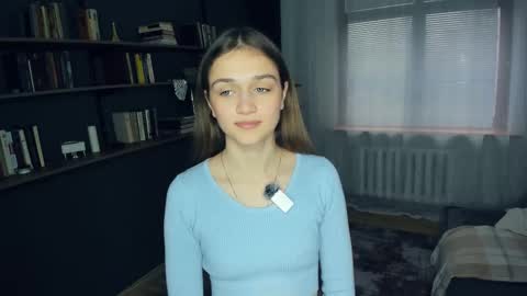 Snapshot of destiebestie chatting on November 2025 08:30:02 AM Ann online show from November 2025 08:30:02 AM