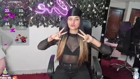 Snapshot of destinyhills_ chatting on November 2025 11:55:02 AM Destiny online show from November 2025 11:55:02 AM