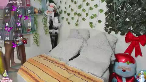 Snapshot of destinyhills_ chatting on December 2025 02:26:01 PM Destiny online show from December 2025 02:26:01 PM