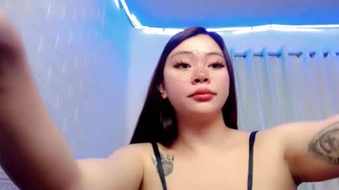 Snapshot of destinyroxie chatting on February 2025 06:40:02 AM ROXIE  online show from February 2025 06:40:02 AM