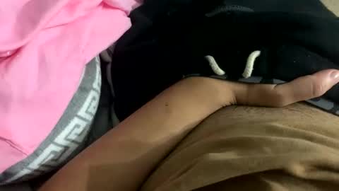 Snapshot of destrosandotelculo chatting on October 2025 01:08:02 AM destrosandotelculo online show from October 2025 01:08:02 AM