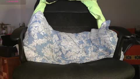 Snapshot of deux139 chatting on December 2024 06:35:01 AM Ricardo online show from December 2024 06:35:01 AM