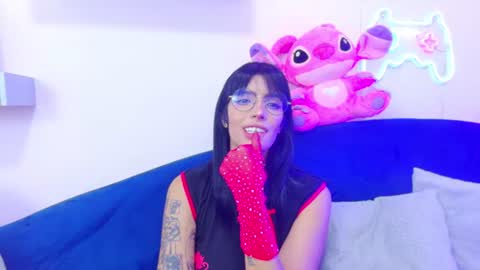 Snapshot of deuxgold chatting on July 2026 10:59:02 PM DEUX online show from July 2026 10:59:02 PM