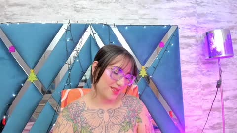 Snapshot of deva_blue chatting on December 2024 08:04:01 AM Deva Blue online show from December 2024 08:04:01 AM