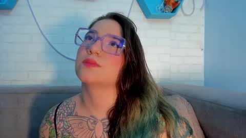 Snapshot of deva_blue chatting on March 2025 03:33:01 AM Deva Blue online show from March 2025 03:33:01 AM