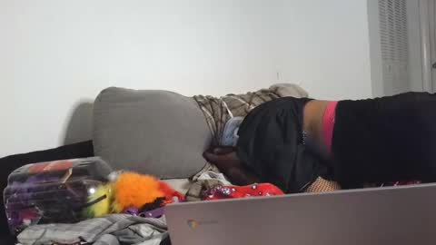 Snapshot of deviantdynasty chatting on November 2025 07:31:02 AM deviantdynasty online show from November 2025 07:31:02 AM