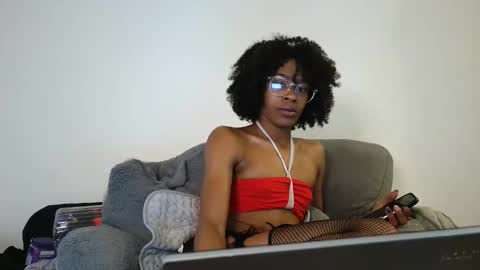 Snapshot of deviantdynasty chatting on November 2025 11:53:02 AM deviantdynasty online show from November 2025 11:53:02 AM