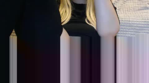 Snapshot of devil_doesnt_wear_panties chatting on February 2026 06:09:01 PM Lynn online show from February 2026 06:09:01 PM