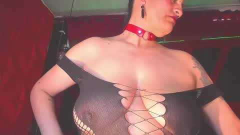 devil_taylorx online show from September 2025 02:39:02 PM