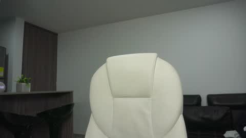 Snapshot of devin_hunter chatting on December 2024 03:21:02 AM Devin Hunter online show from December 2024 03:21:02 AM