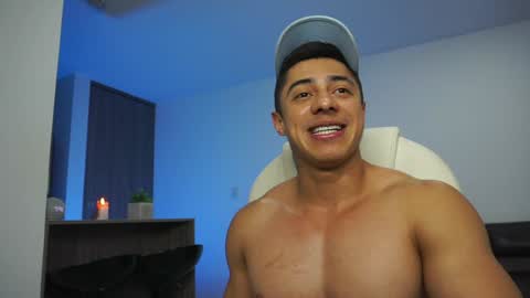 Snapshot of devin_hunter chatting on December 2024 12:44:01 AM Devin Hunter online show from December 2024 12:44:01 AM