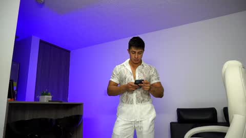Snapshot of devin_hunter chatting on December 2024 02:54:01 AM Devin Hunter online show from December 2024 02:54:01 AM