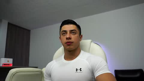 Snapshot of devin_hunter chatting on January 2025 11:43:02 PM Devin Hunter online show from January 2025 11:43:02 PM