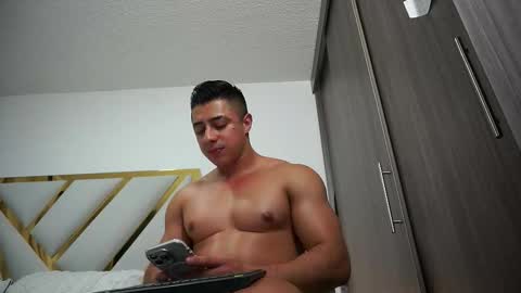 Snapshot of devin_hunter chatting on October 2025 01:11:01 AM Devin Hunter online show from October 2025 01:11:01 AM