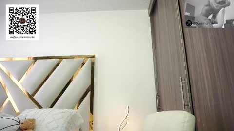 Devin Hunter online show from October 2025 07:34:02 PM