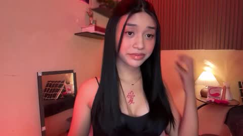 Snapshot of devine_goddessx chatting on October 2025 03:38:02 PM Devine Greyson online show from October 2025 03:38:02 PM