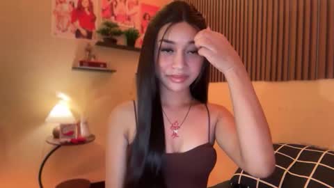 Snapshot of devine_goddessx chatting on November 2025 12:29:02 PM Devine Greyson online show from November 2025 12:29:02 PM