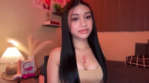 Snapshot of devine_goddessx chatting on November 2025 12:27:01 PM Devine Greyson online show from November 2025 12:27:01 PM