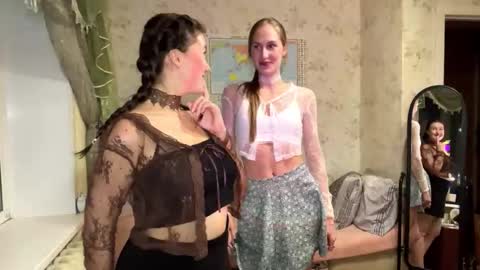 Snapshot of devpip chatting on November 2025 03:34:02 PM Pippi online show from November 2025 03:34:02 PM