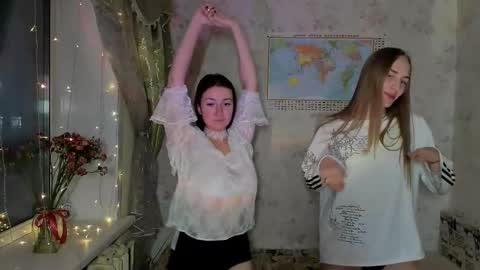 Snapshot of devpip chatting on December 2025 02:35:02 PM Pippi online show from December 2025 02:35:02 PM