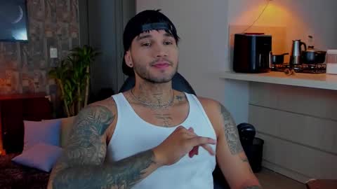 JULIAN online show from November 2025 10:23:02 PM