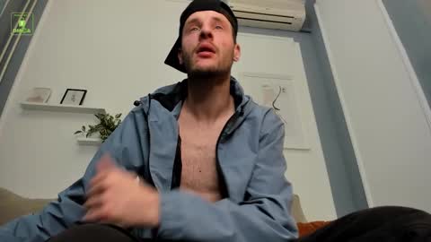 Snapshot of deymond_russo chatting on February 2026 05:46:02 PM deymond_russo online show from February 2026 05:46:02 PM