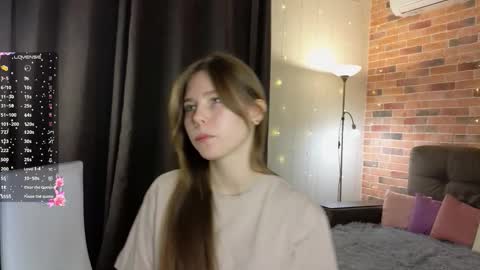 Kira online show from November 2025 05:06:01 PM