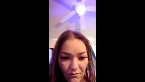 dezlyn online show from December 2025 05:09:01 PM