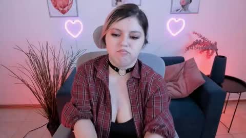 Dia online show from February 2025 09:14:02 PM