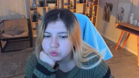 Dia online show from October 2025 07:42:02 PM