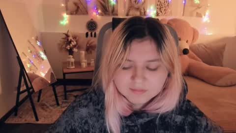 Dia online show from April 2026 08:48:01 PM