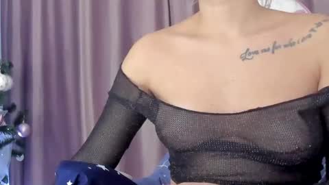 Snapshot of diamond_ava_ chatting on December 2024 09:24:01 PM Thea online show from December 2024 09:24:01 PM