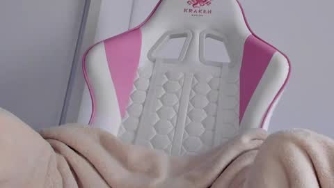 Snapshot of diamond_ava_ chatting on January 2025 07:04:02 AM Thea online show from January 2025 07:04:02 AM