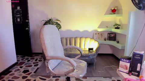 diamondss_1 online show from June 2026 12:10:01 PM