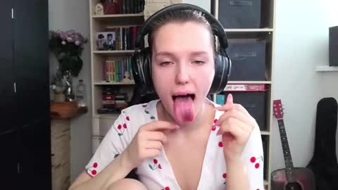 diana_back3 online show from October 2025 07:21:01 AM