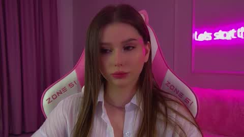 Diana online show from November 2025 06:41:02 PM