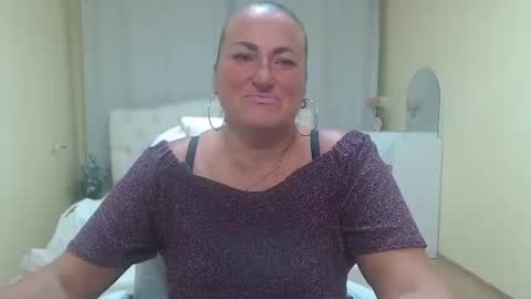Snapshot of dianamgg chatting on July 2026 05:43:02 AM Diana online show from July 2026 05:43:02 AM